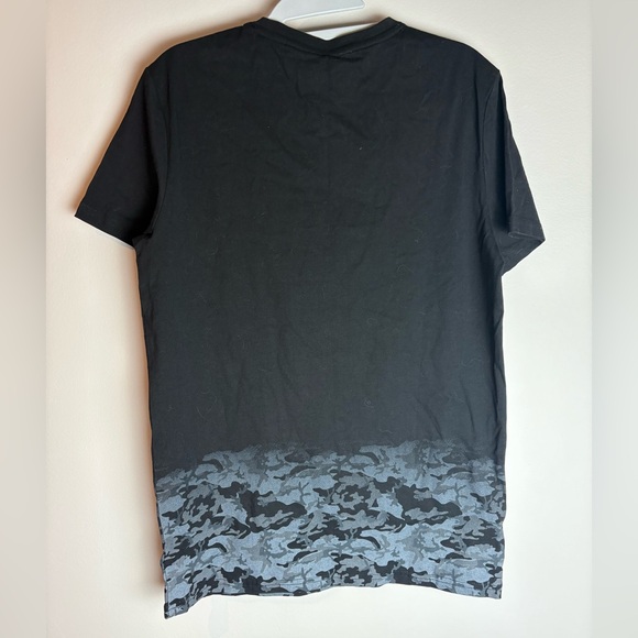 Venum T-Shirt - Picture 2 of 3